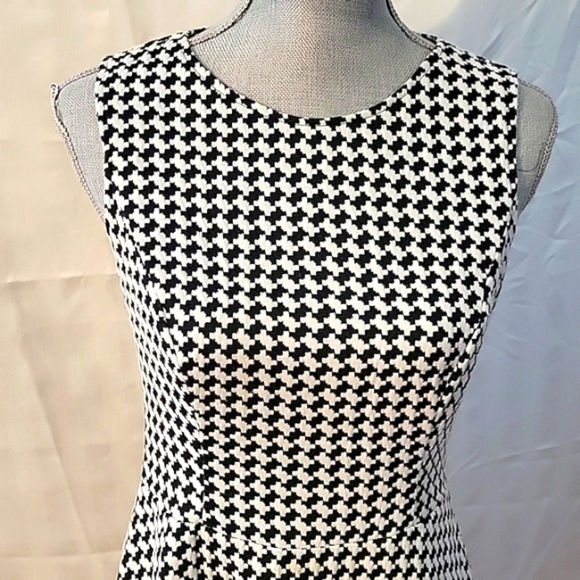Chaps Black and White Herringbone Houndstooth A-Line Dress Size: 6P - Picture 4 of 8